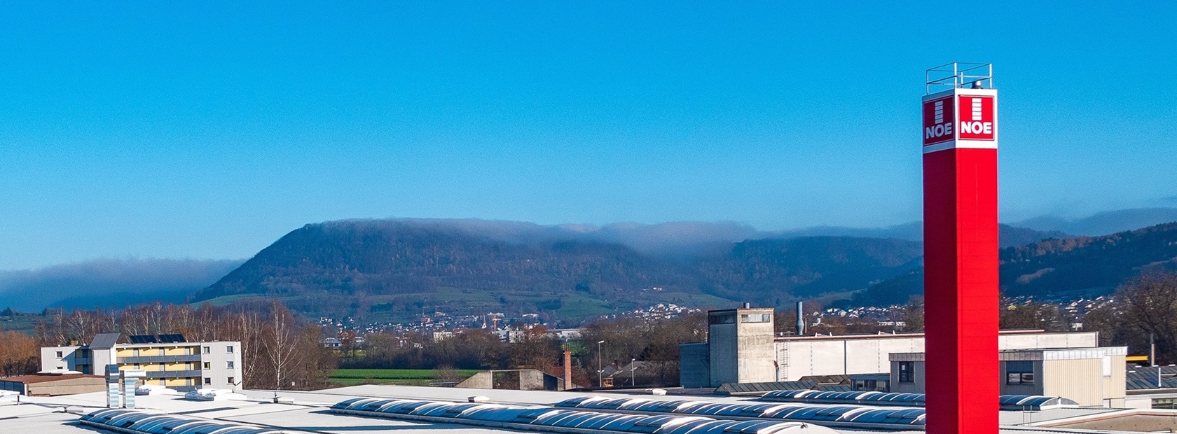 Blick auf den NOE Kamin im Firmensitz Süssen, Deutschland