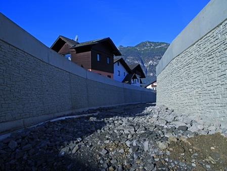 Hochwasserschutz umgesetzt mit der Standardstruktur Murus Romanus