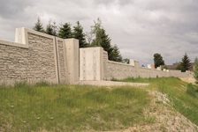 Projektfoto: Hochwasserschutzmauer aus Beton in Cossebaude