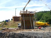 Projektfoto: Pfeilerschalung für die Steinbachtalbrücke